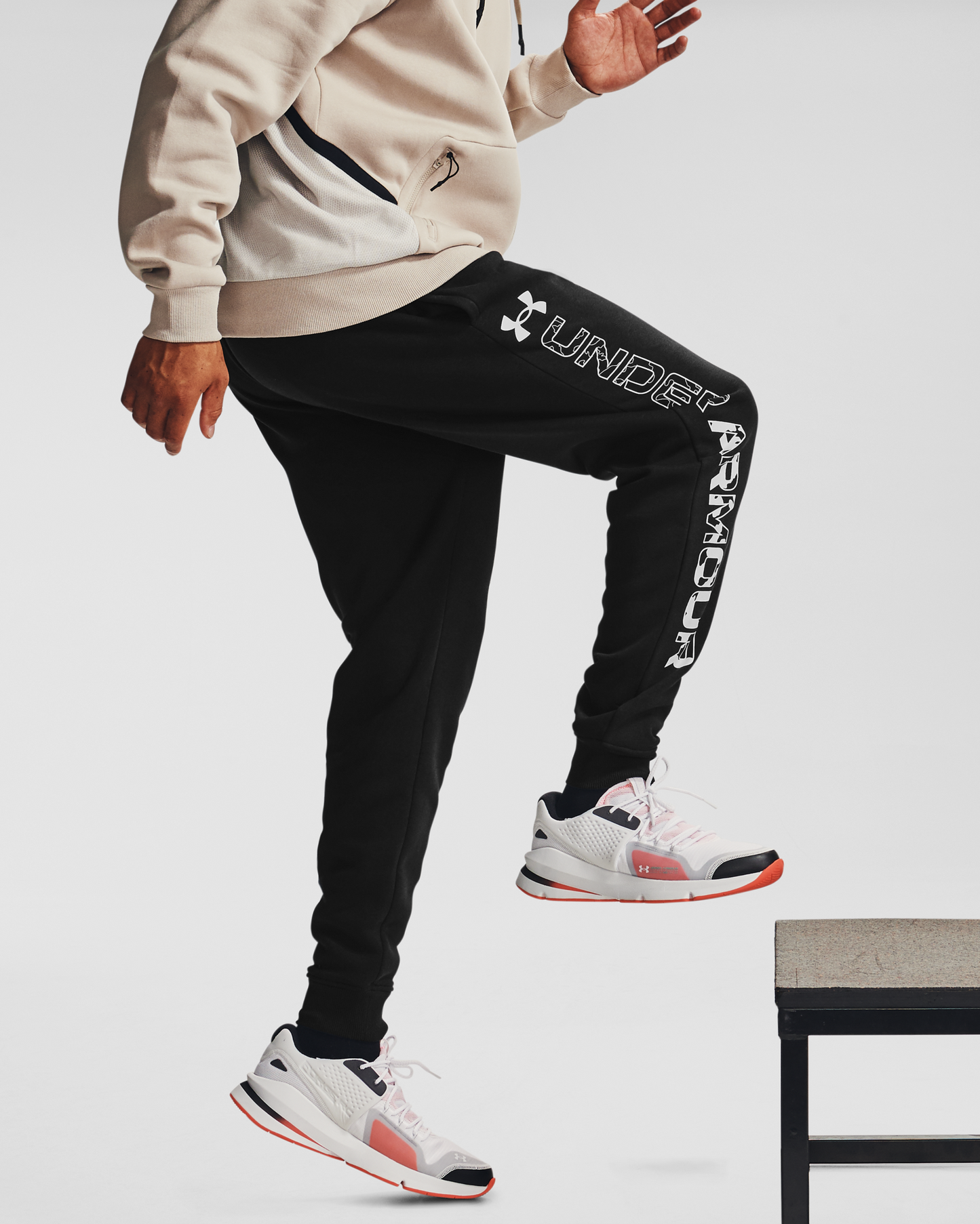 Men's UA Rival Fleece Graphic Joggers
